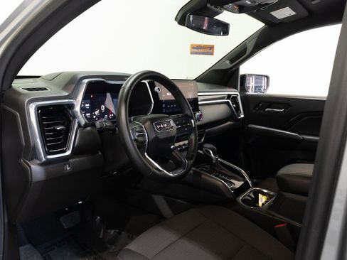 Used 2024 GMC Canyon Elevation image 18