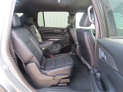 Used 2025 Chevrolet Traverse LT AWD/4WD image 28