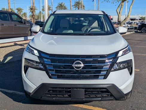 Certified 2024 Nissan Rogue SV image 9