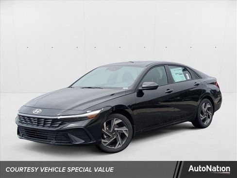 New 2025 Hyundai Elantra Sport image 1