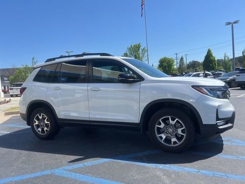 Used 2023 Honda Passport TrailSport image 5
