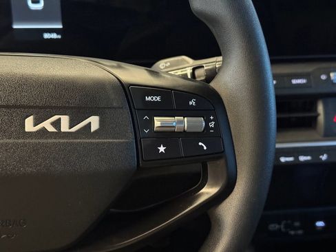 Used 2025 Kia K4 FWD image 12