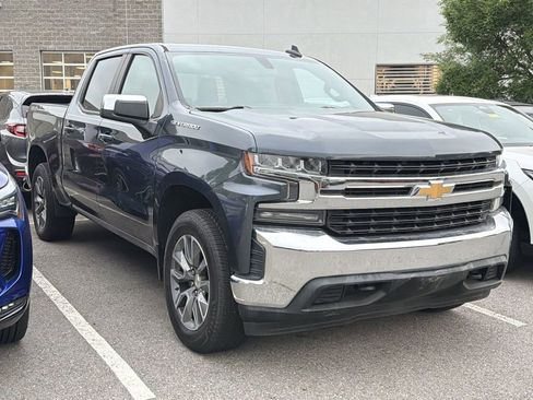 Used 2020 Chevrolet Silverado 1500 LT AWD/4WD image 3