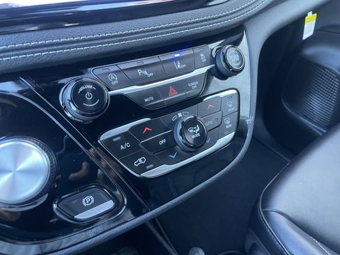 New 2026 Chrysler Pacifica Select image 33