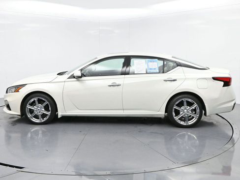 Used 2020 Nissan Altima 2.5 SV image 4