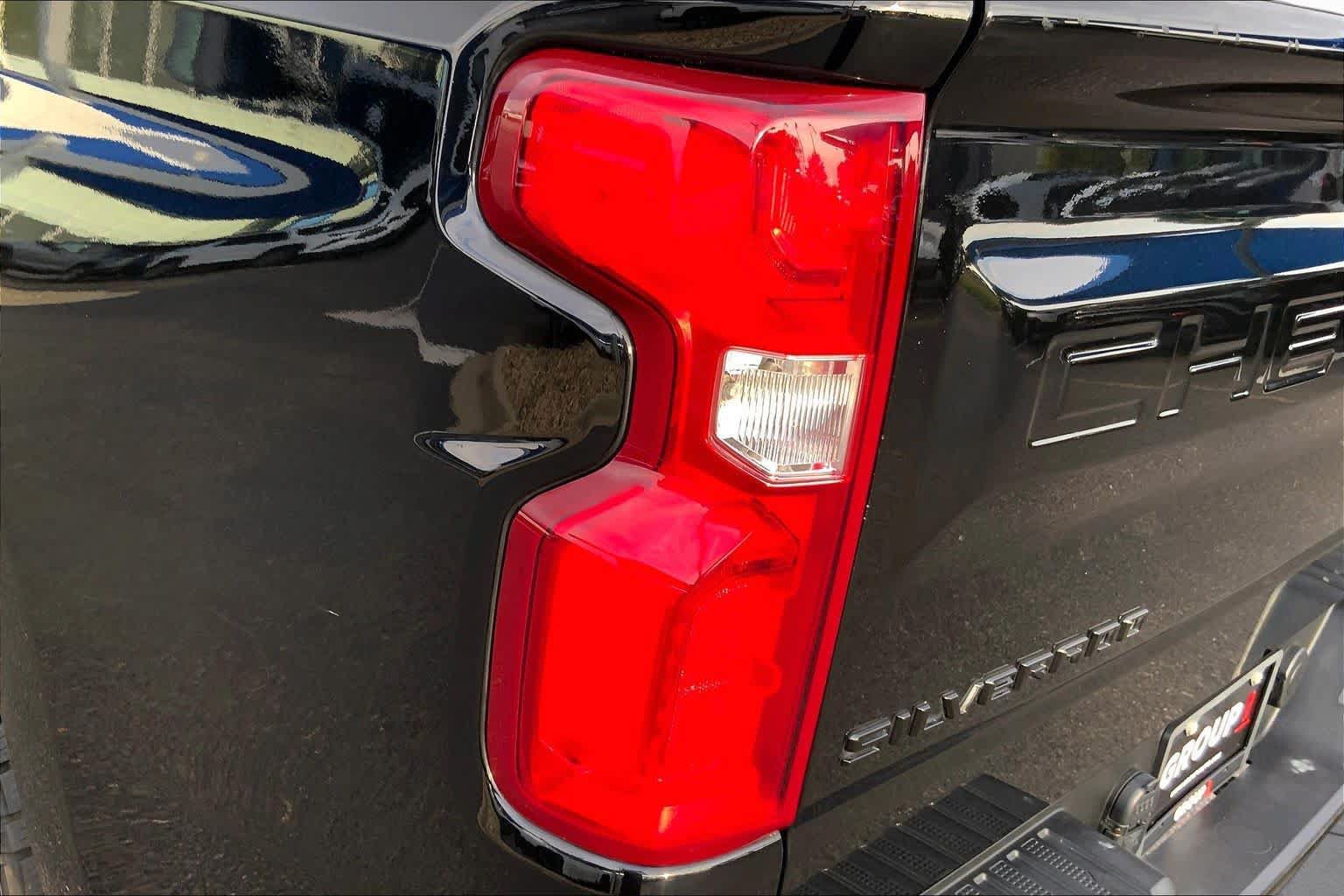 Used 2022 Chevrolet Silverado 1500 Custom w/ LPO, Dark Essentials Package RWD image 26