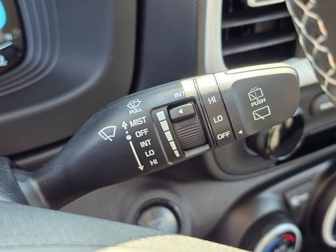 New 2025 Hyundai Venue Limited image 36