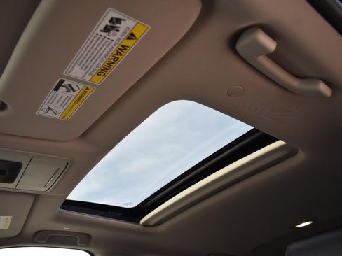 Used 2025 Honda CR-V EX-L image 10