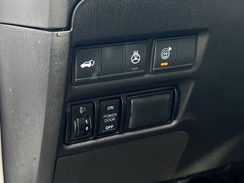 Used 2018 Nissan Armada Platinum w/ Captain Seat Package image 27