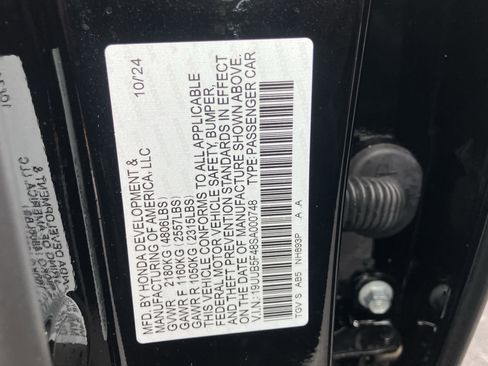 Used 2025 Acura TLX w/ Technology Package image 38