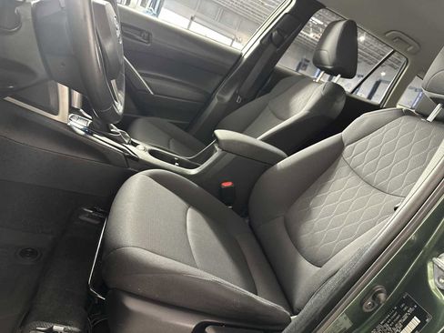 Used 2024 Toyota Corolla Cross LE image 11