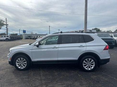 Used 2018 Volkswagen Tiguan SEL AWD/4WD image 6
