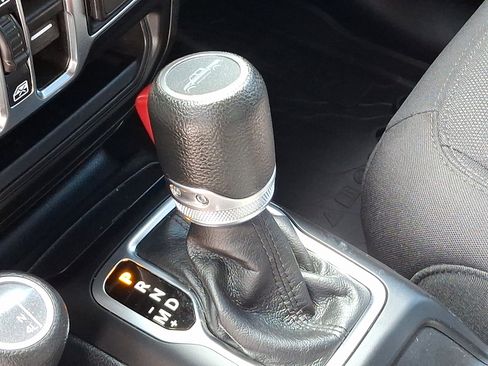 Used 2022 Jeep Gladiator Sport AWD/4WD image 14