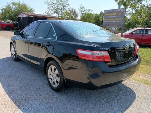 Used 2009 Toyota Camry LE FWD image 3