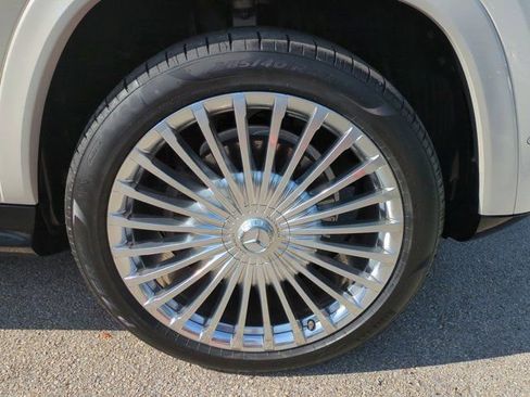 Used 2022 Mercedes-Benz Maybach GLS 600 4MATIC image 10