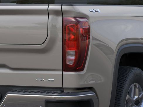 New 2026 GMC Sierra 1500 SLE w/ Preferred Package AWD/4WD image 11