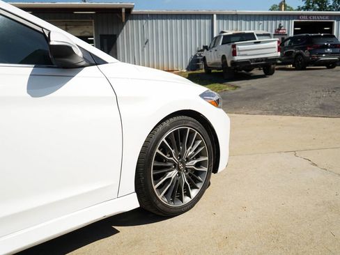 Used 2018 Hyundai Elantra Sport w/ Sport Premium Package 03 FWD image 18