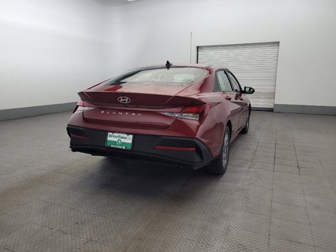Used 2024 Hyundai Elantra SEL FWD image 7