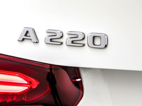 Used 2021 Mercedes-Benz A 220 image 8