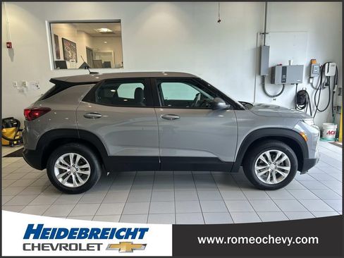Certified 2023 Chevrolet TrailBlazer LS FWD image 2