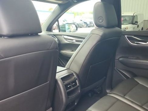 Used 2022 Cadillac XT5 Premium Luxury w/ Technology Package AWD/4WD image 16