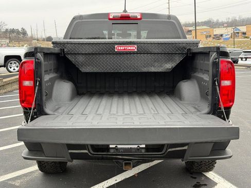 Used 2018 Chevrolet Colorado Z71 w/ Z71 Midnight Edition image 6