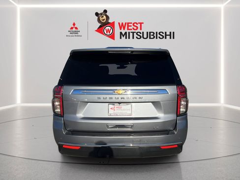 Used 2022 Chevrolet Suburban LT RWD image 5