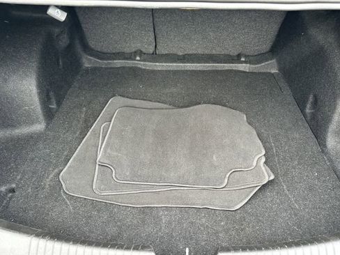 Used 2022 Chevrolet Malibu LT image 9