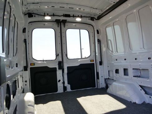 Used 2025 Ford Transit 250 148 Medium Roof Extended AWD image 26