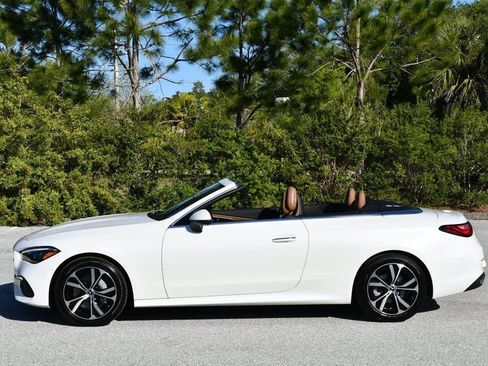 Used 2024 Mercedes-Benz CLE 300 4MATIC Cabriolet image 28