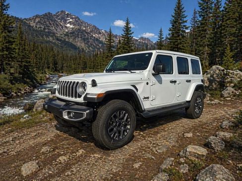 New 2026 Jeep Wrangler Unlimited Sahara AWD/4WD image 1