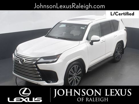 Used 2025 Lexus LX 700h Luxury AWD/4WD image 16