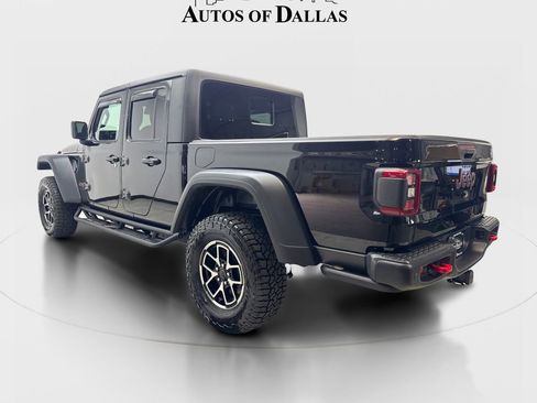 Used 2024 Jeep Gladiator Rubicon w/ Technology Group AWD/4WD image 9