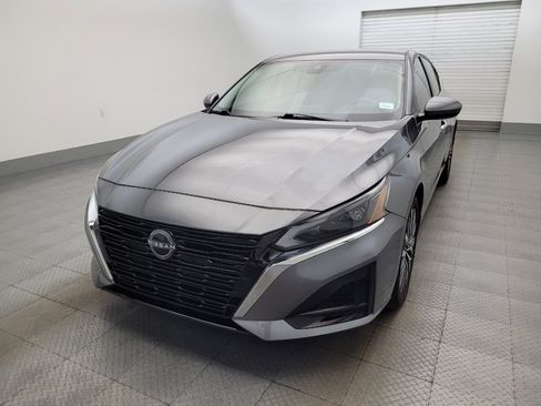 Used 2023 Nissan Altima 2.5 SV FWD image 15