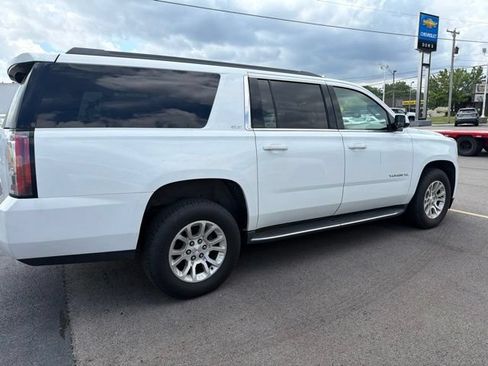 Used 2017 GMC Yukon XL SLT AWD/4WD image 3