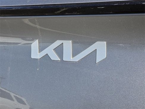Used 2024 Kia Sportage LX image 8