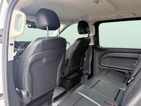 Used 2018 Mercedes-Benz Metris Passenger image 33