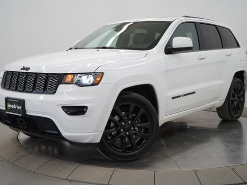 Used 2020 Jeep Grand Cherokee Altitude image 1