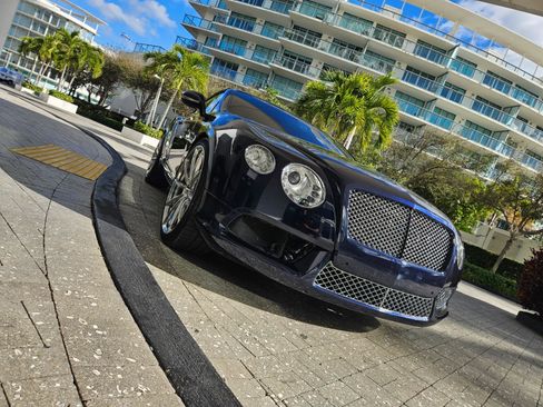 Used 2014 Bentley Continental GT image 25