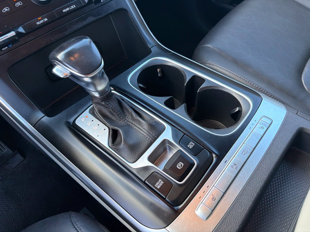 Used 2022 Kia Carnival LX FWD image 17