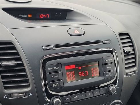 Used 2017 Kia Forte LX image 26