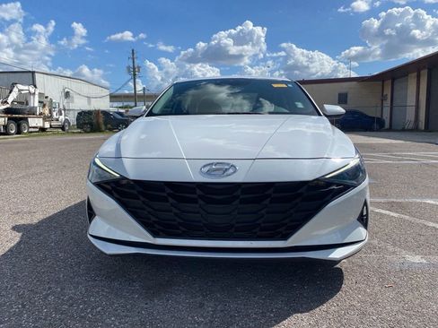 Certified 2022 Hyundai Elantra SE image 8
