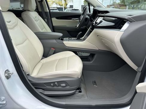 Certified 2024 Cadillac XT6 Premium Luxury w/ Technology Package AWD/4WD image 21