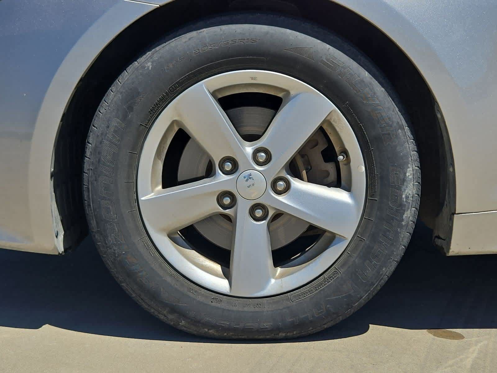 Used 2015 Kia Optima LX FWD image 12
