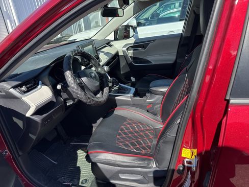 Used 2019 Toyota RAV4 XLE image 4