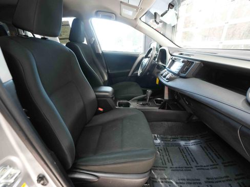 Used 2016 Toyota RAV4 LE image 27