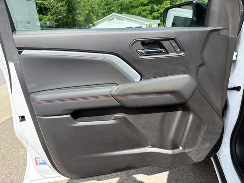Certified 2023 Chevrolet Colorado Z71 w/ Z71 Convenience Package 2 AWD/4WD image 16