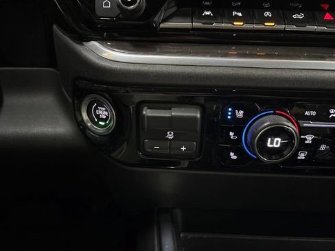 Used 2022 Chevrolet Silverado 1500 LTZ w/ LTZ Convenience Package II AWD/4WD image 54