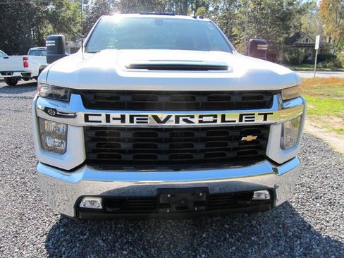 Used 2022 Chevrolet Silverado 3500 LT w/ Convenience Package image 9
