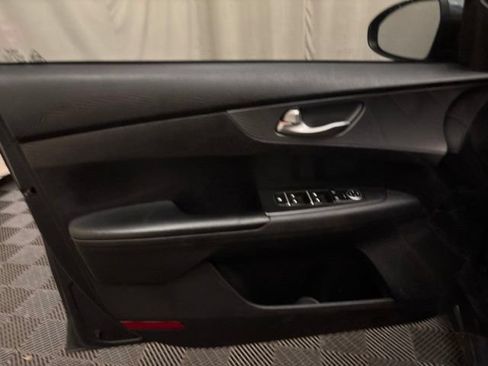 Used 2021 Kia Forte LXS FWD image 9